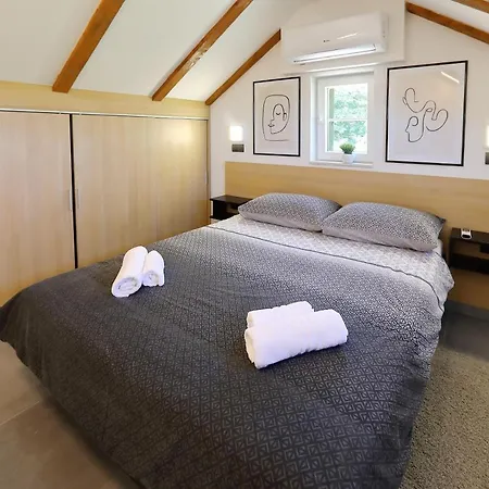 Stone Diamond Ferienhaus