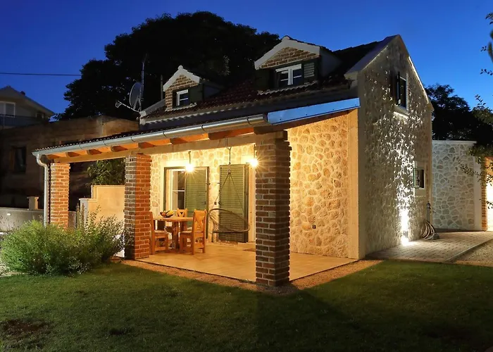 Stone Diamond בית נופש